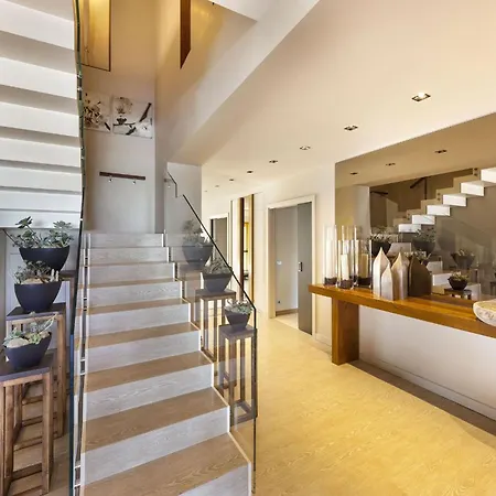 Villantonella Villa *