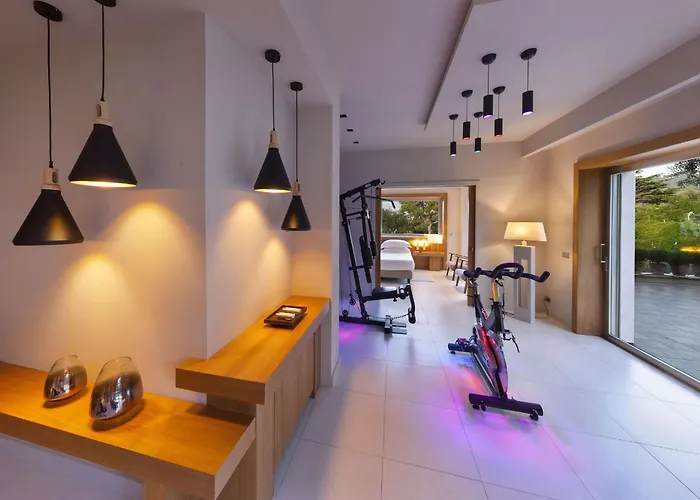 Villantonella Villa *