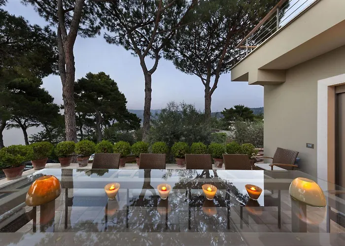 Villantonella Villa *